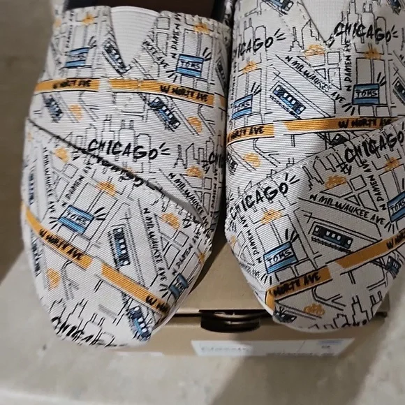 Toms Chicago Map Classic Natural Canvas Slip-Ons - Picture 2 of 5